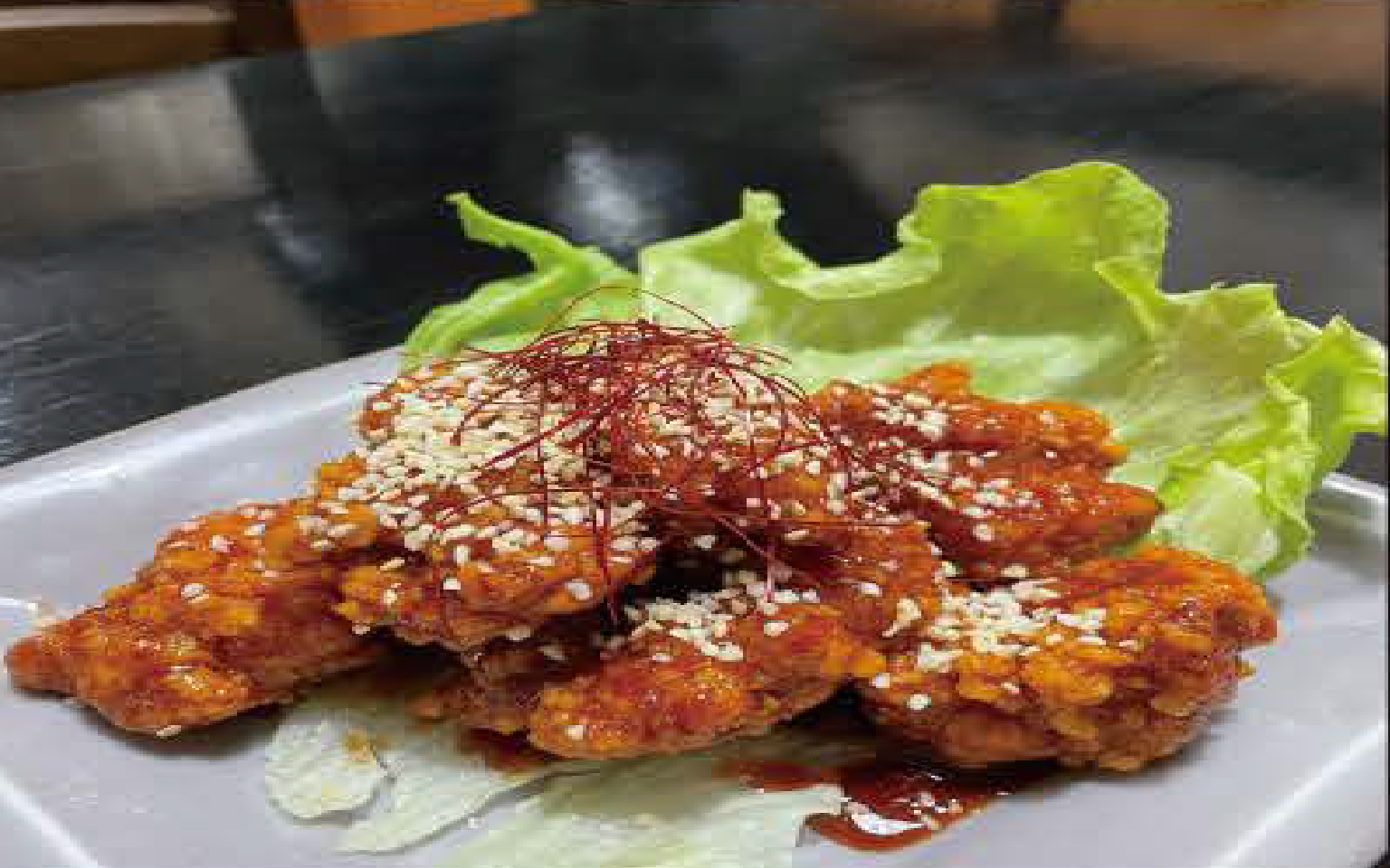 
                                    一大ブームを起こした韓国風に甘辛く味付けした唐揚げです！